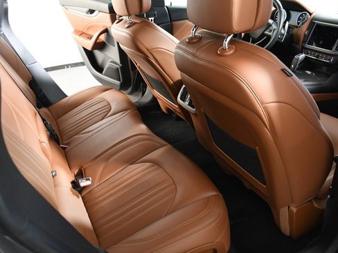 Used 2021 Maserati Levante S image 22