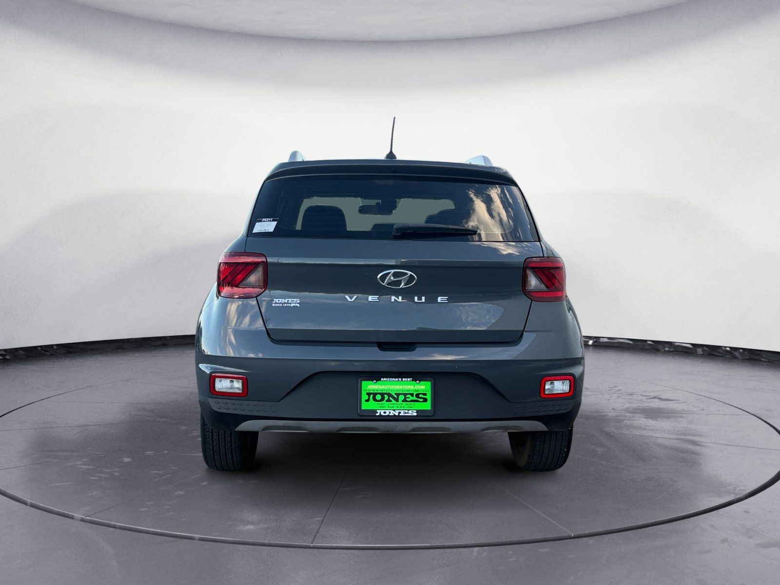 Used 2025 Hyundai Venue SEL FWD image 5