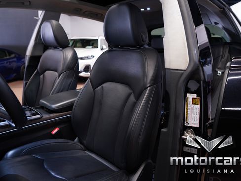 Used 2020 Audi Q8 Prestige image 29