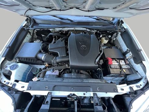 Used 2021 Toyota Tacoma SR image 5