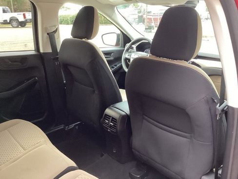 Used 2022 Ford Escape SE w/ SE Sport Appearance Package image 33