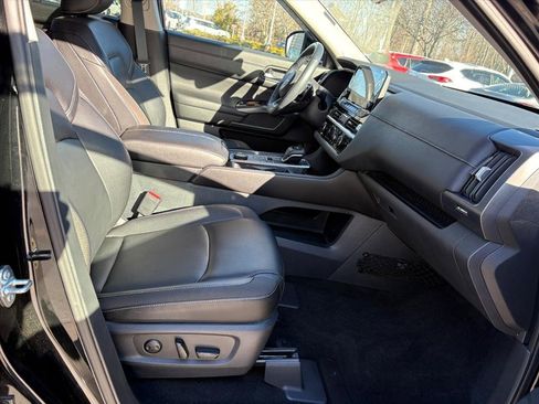 Certified 2024 Nissan Pathfinder SL w/ SL Premium Package image 19