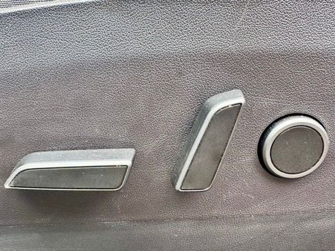 Used 2022 Tesla Model Y Long Range AWD/4WD image 20