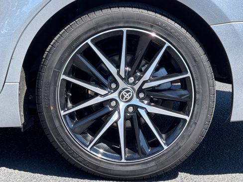 Used 2024 Toyota Camry SE image 11