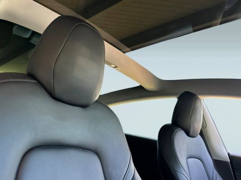 Used 2018 Tesla Model 3 Long Range image 13