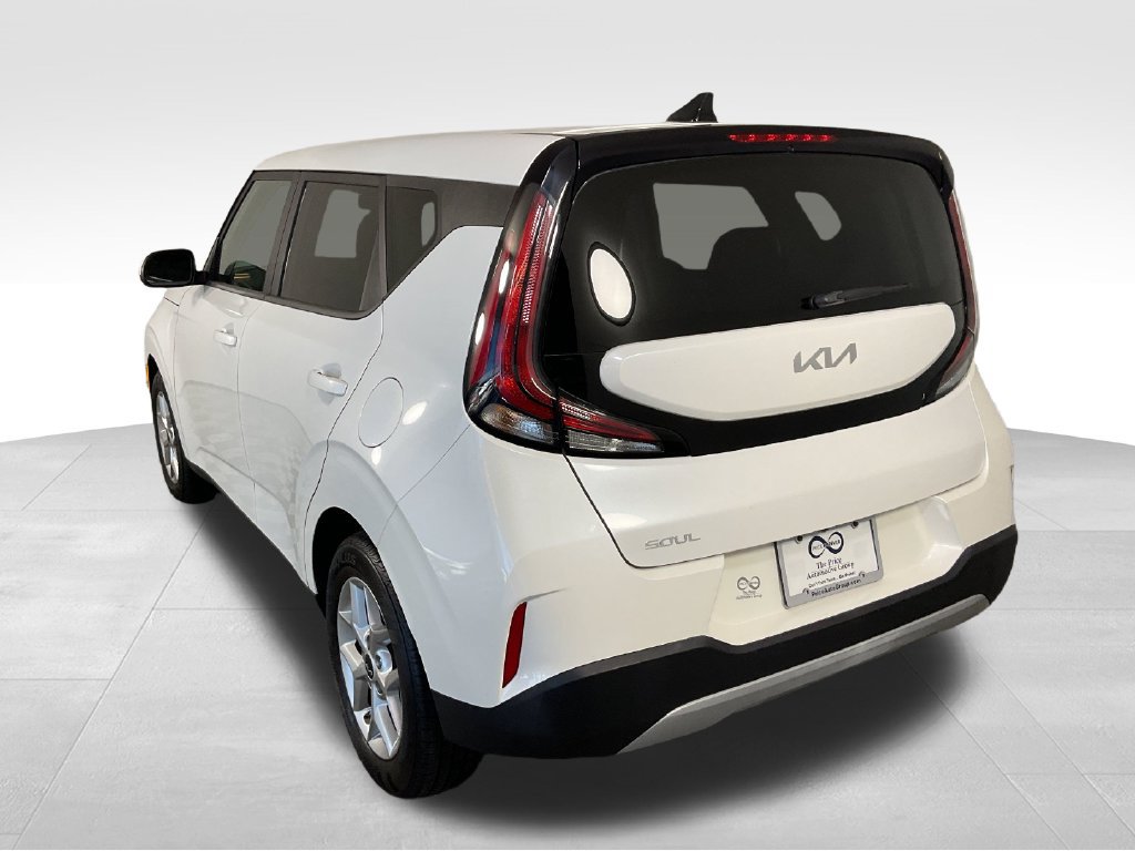 Used 2023 Kia Soul LX w/ Option Group 015 FWD image 7