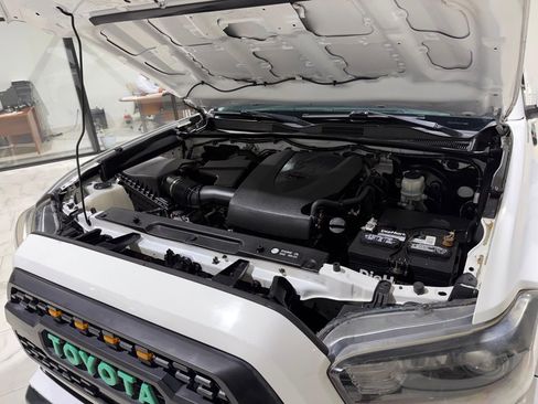 Used 2019 Toyota Tacoma SR5 image 12