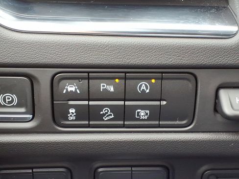 Used 2024 GMC Yukon AT4 image 20