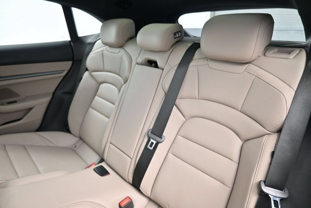 Certified 2025 Porsche Taycan 4S AWD/4WD image 6