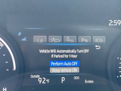 Used 2026 Toyota Sienna XLE FWD image 4