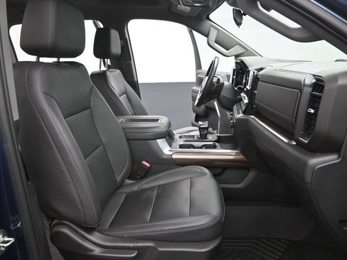 Used 2022 Chevrolet Silverado 1500 LT Trail Boss w/ LT Trail Boss Premium Package AWD/4WD image 16