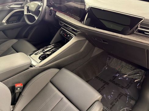 Used 2025 Audi Q5 Premium Plus w/ Premium Plus AWD/4WD image 15