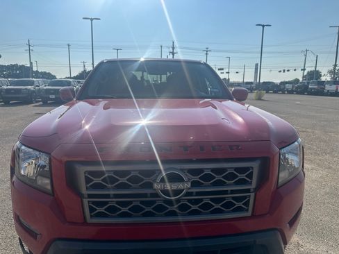 Used 2023 Nissan Frontier SV w/ SV Convenience Package RWD image 7
