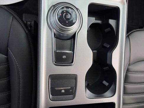 Used 2024 Ford Edge SEL w/ Convenience Package image 24