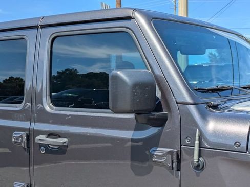 Used 2018 Jeep Wrangler Unlimited Rubicon AWD/4WD image 13