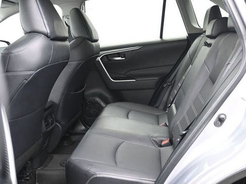 Used 2022 Toyota RAV4 XLE Premium image 21