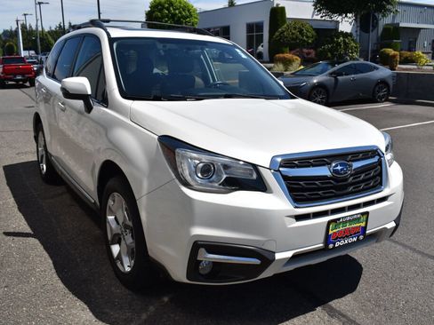 Used 2018 Subaru Forester 2.5i Touring w/ Popular Package #2 AWD/4WD image 3
