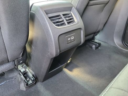Used 2025 Chevrolet Blazer LT AWD/4WD image 13