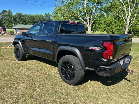 Used 2024 Chevrolet Colorado Trail Boss w/ Technology Package image 9