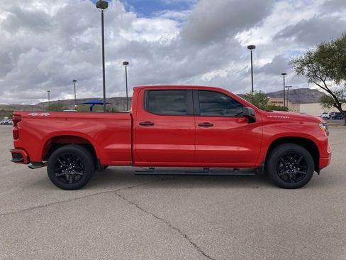 Used 2022 Chevrolet Silverado 1500 Custom image 4