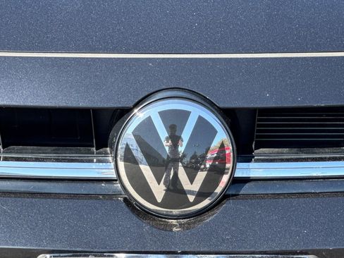 Used 2025 Volkswagen Jetta SE image 43