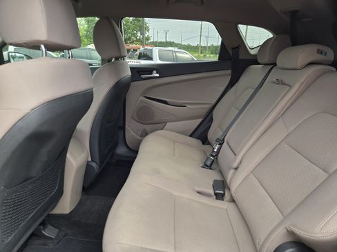 Used 2019 Hyundai Tucson Value FWD image 14