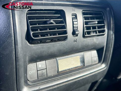 Used 2020 Nissan Pathfinder S image 33