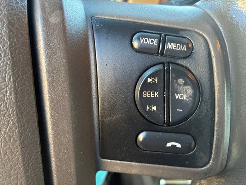 Used 2011 Ford F250 Lariat image 19