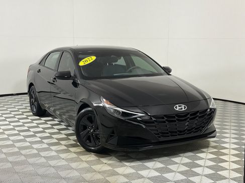 Used 2022 Hyundai Elantra SEL FWD image 2