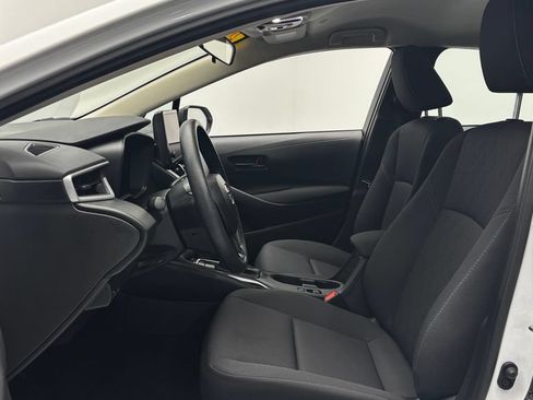 Used 2026 Toyota Corolla LE FWD image 41