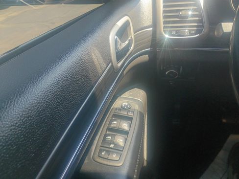 Used 2021 Jeep Grand Cherokee Limited w/ Luxury Group II AWD/4WD image 18
