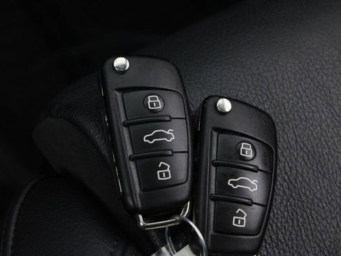 Used 2018 Audi Q3 2.0T Premium w/ Convenience Package image 31