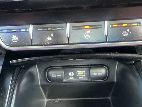 Used 2017 Kia Sorento SX image 19