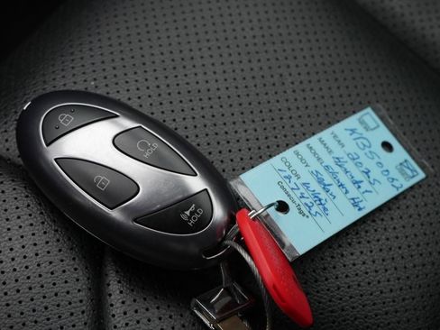 Used 2025 Hyundai Elantra Limited FWD image 20