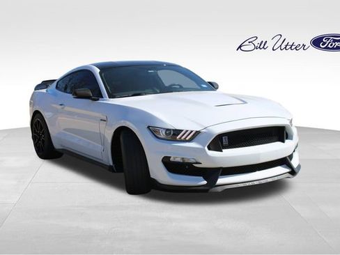 Used 2019 Ford Mustang Shelby GT350 w/ Technology Package image 3