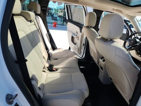 Used 2022 Mercedes-Benz GLB 250 4MATIC image 21