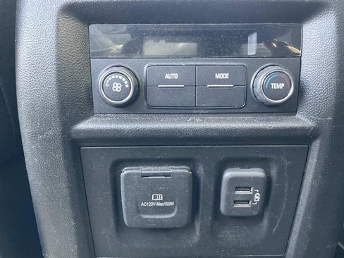 Used 2019 Chevrolet Traverse LT w/ LT Premium Package image 15