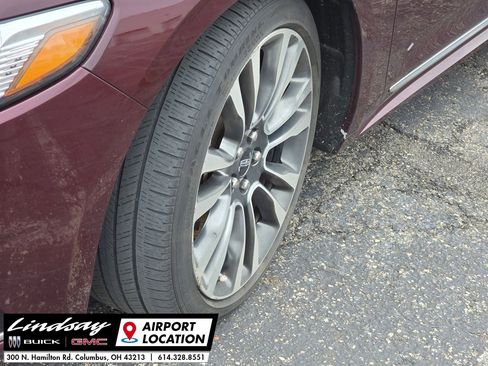 Used 2017 Lincoln Continental Select image 6