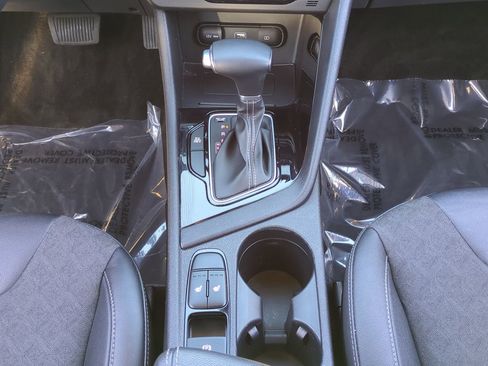 Certified 2022 Kia Niro EX image 19