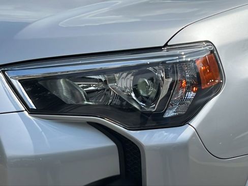 Used 2023 Toyota 4Runner TRD Off-Road Premium w/ Moonroof Package AWD/4WD image 26