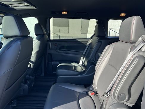 Used 2025 Honda Odyssey Sport-L image 12