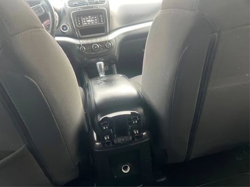 Used 2017 Dodge Journey SE w/ Flexible Seating Group FWD image 21
