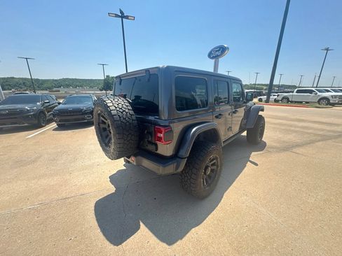 Used 2020 Jeep Wrangler Unlimited Rubicon AWD/4WD image 4