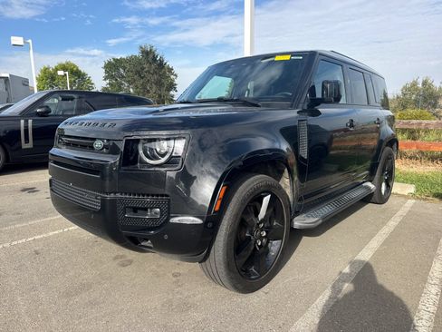 Used 2023 Land Rover Defender 110 X-Dynamic SE AWD/4WD image 2