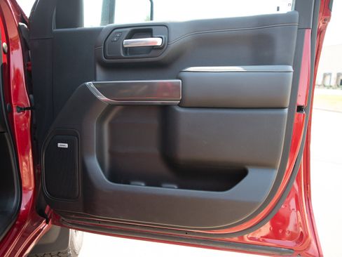 Used 2021 GMC Sierra 2500 AT4 w/ AT4 Preferred Package AWD/4WD image 9