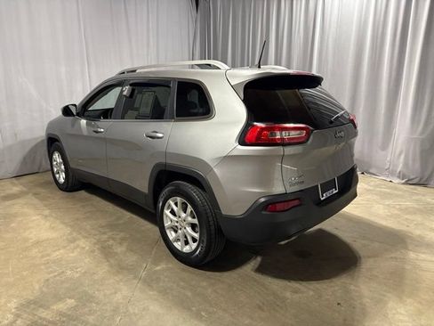 Used 2016 Jeep Cherokee Latitude w/ Cold Weather Group AWD/4WD image 9