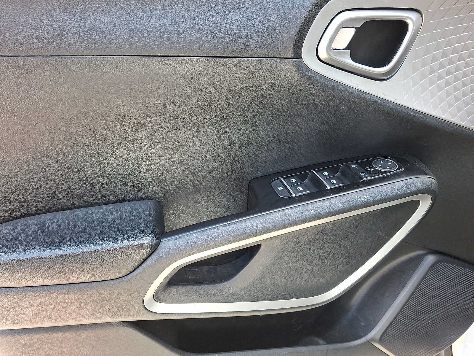 Used 2023 Kia Soul LX FWD image 10