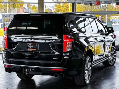 Used 2021 Chevrolet Suburban High Country w/ Premium Package image 14