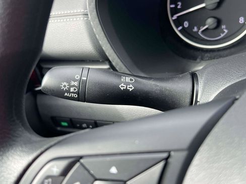 Used 2025 Nissan Sentra SV image 16