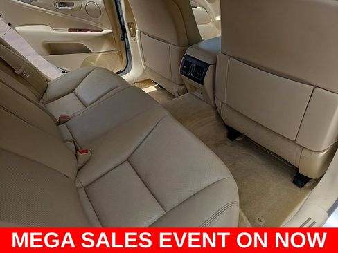 Used 2016 Lexus LS 460 w/ Comfort Package RWD image 11